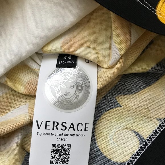 Sold Versace Baroque-Print T-shirt - Picture 10 of 11